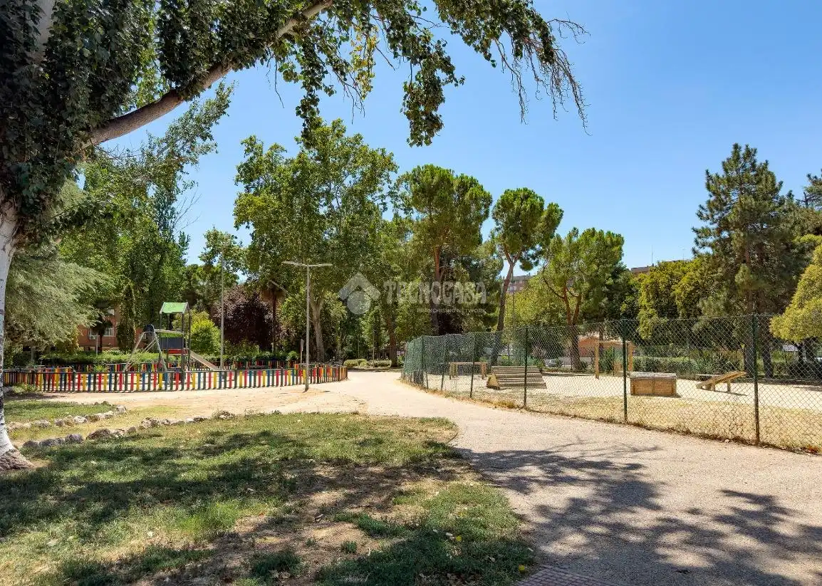 Piso en venta en Alcalá de Henares con Calefacción y Terraza