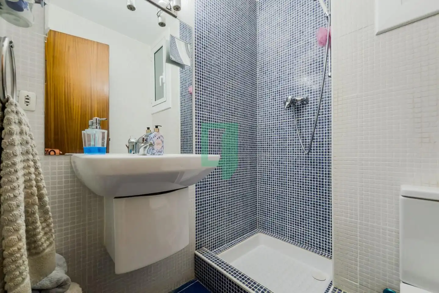 Baño de Piso en venta en Barcelona con Calefacción y Terraza