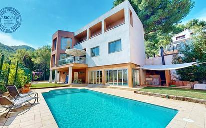 Vista exterior de Casa o xalet en venda en Benicasim / Benicàssim amb Terrassa, Piscina i Balcó