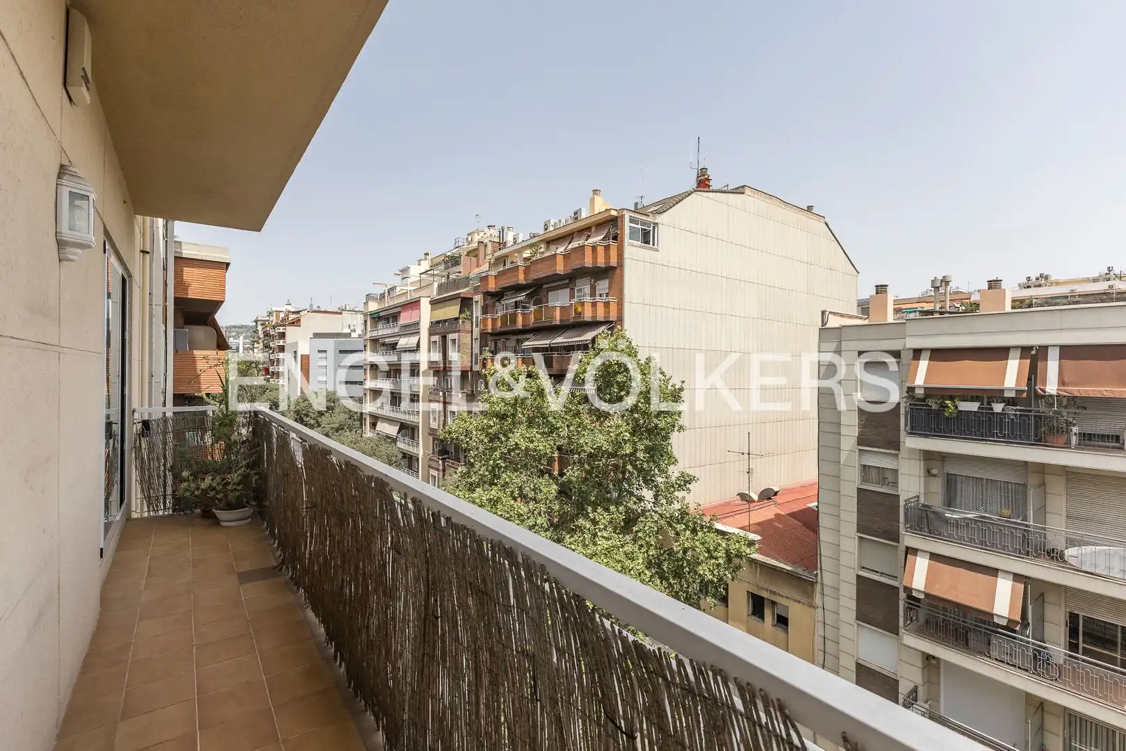 Terrasse von Dachboden zur Miete in Barcelona mit Klimaanlage, Heizung und Parkett