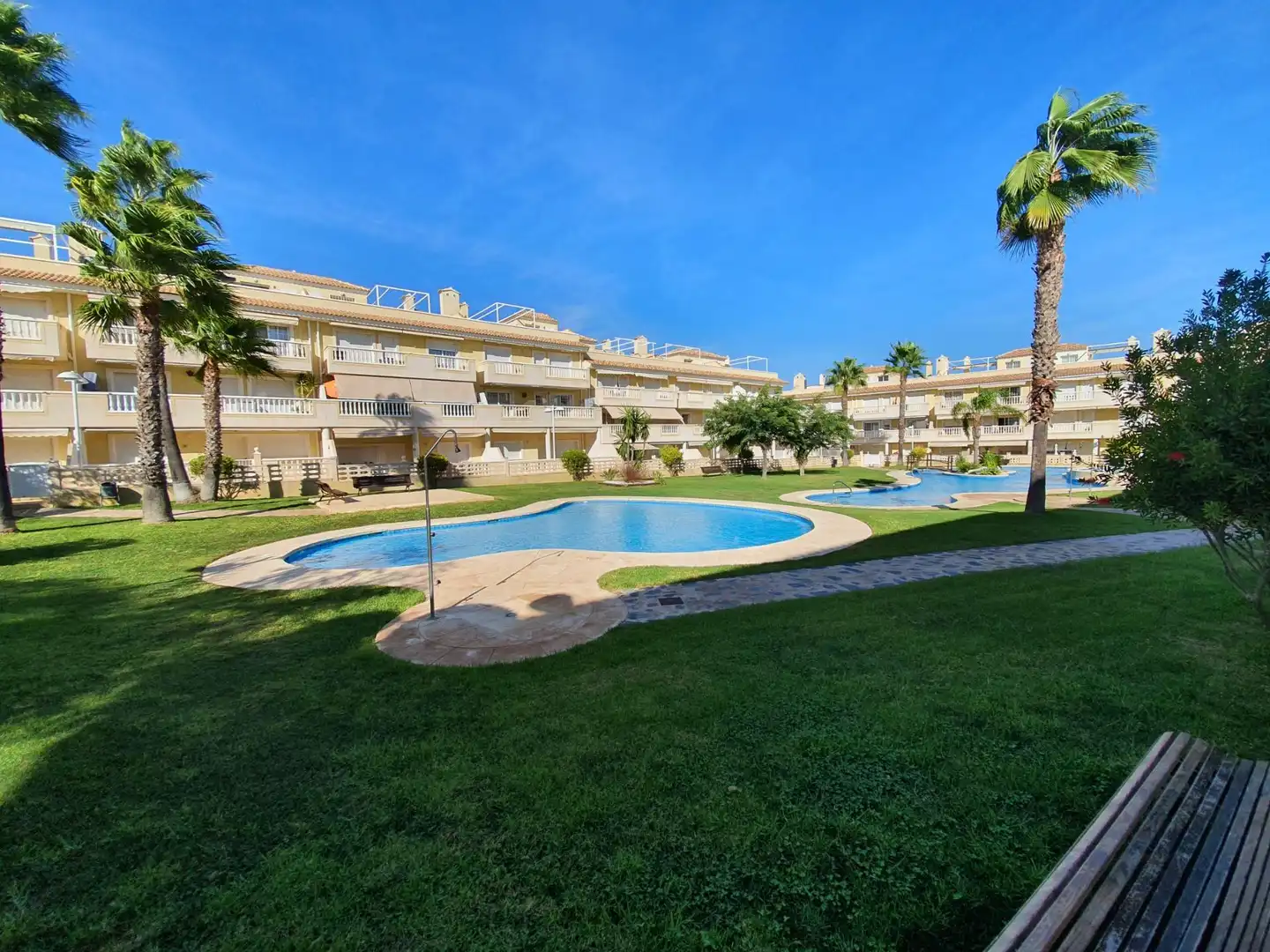 Vista exterior de Planta baja en venta en Santa Pola con Aire acondicionado, Calefacción y Jardín privado