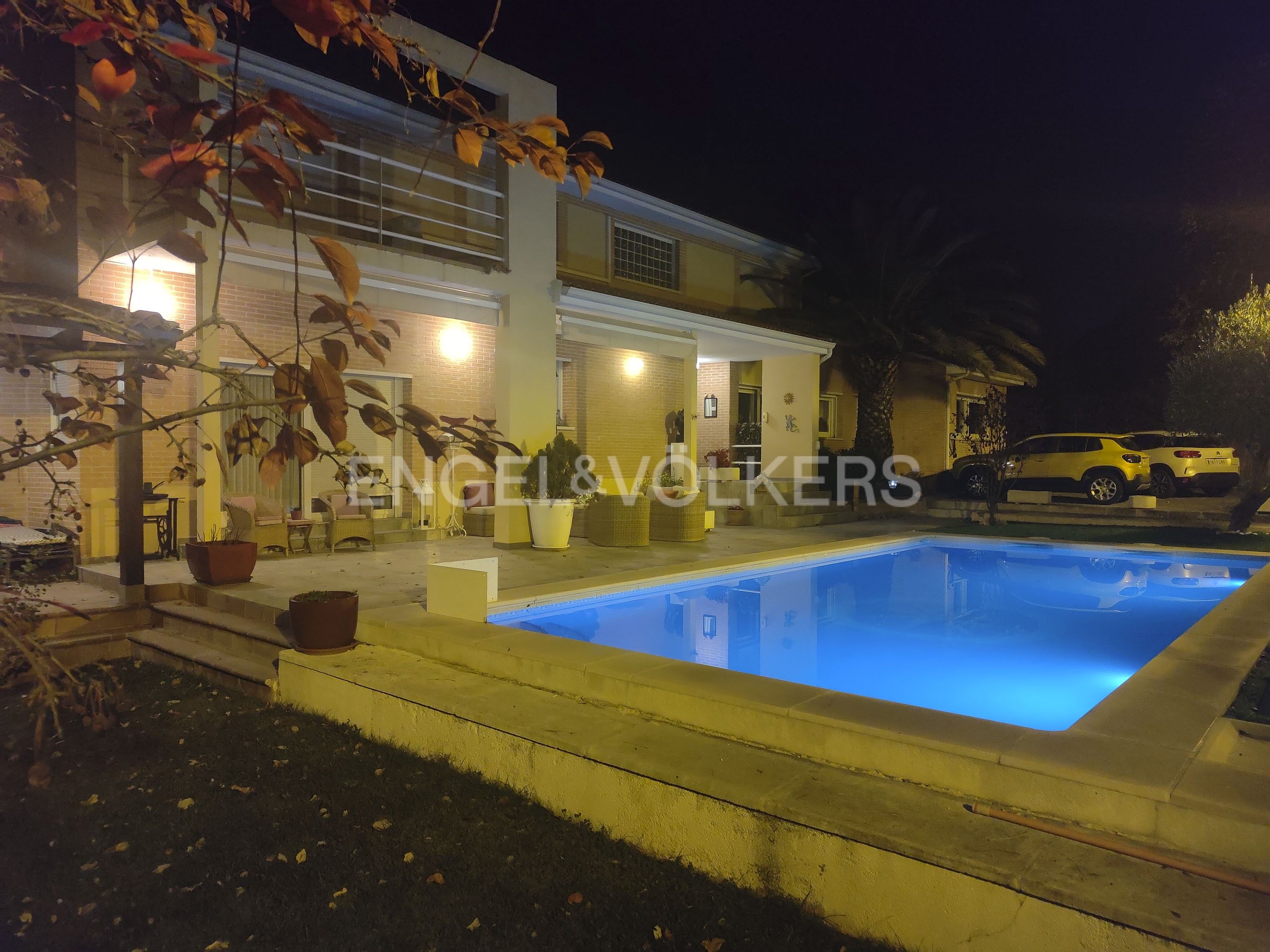 Piscina de Casa o xalet en venda en Majadahonda amb Calefacció, Jardí privat i Terrassa