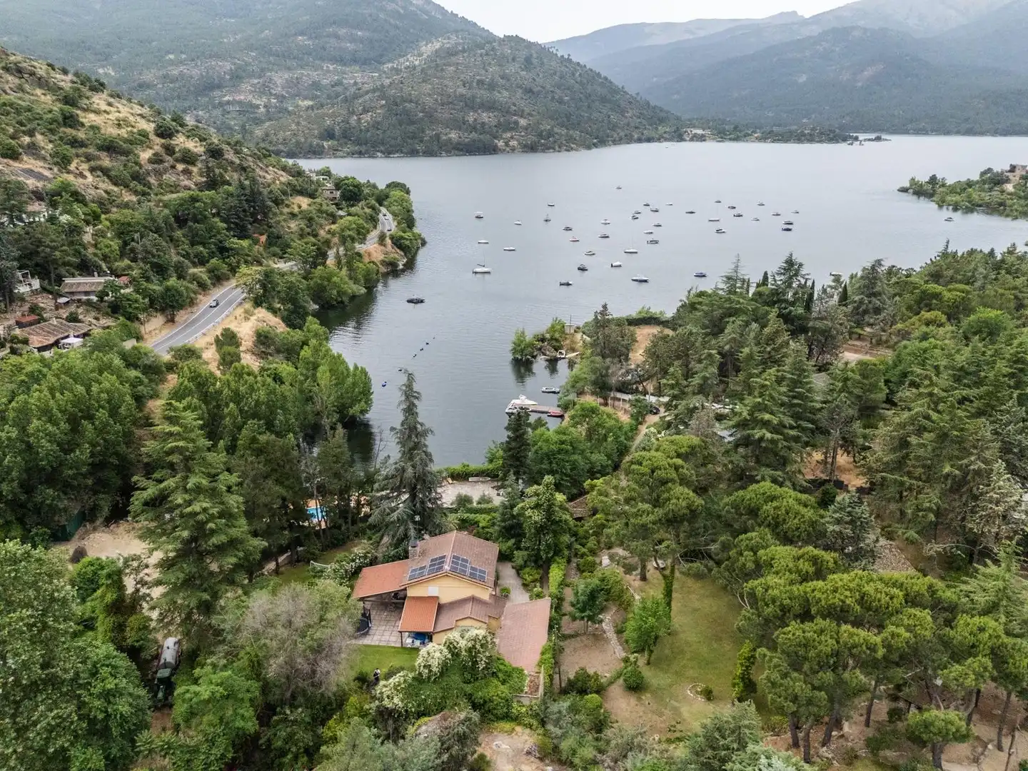 Vista exterior de Finca rústica en venta en El Barraco  con Calefacción, Jardín privado y Terraza