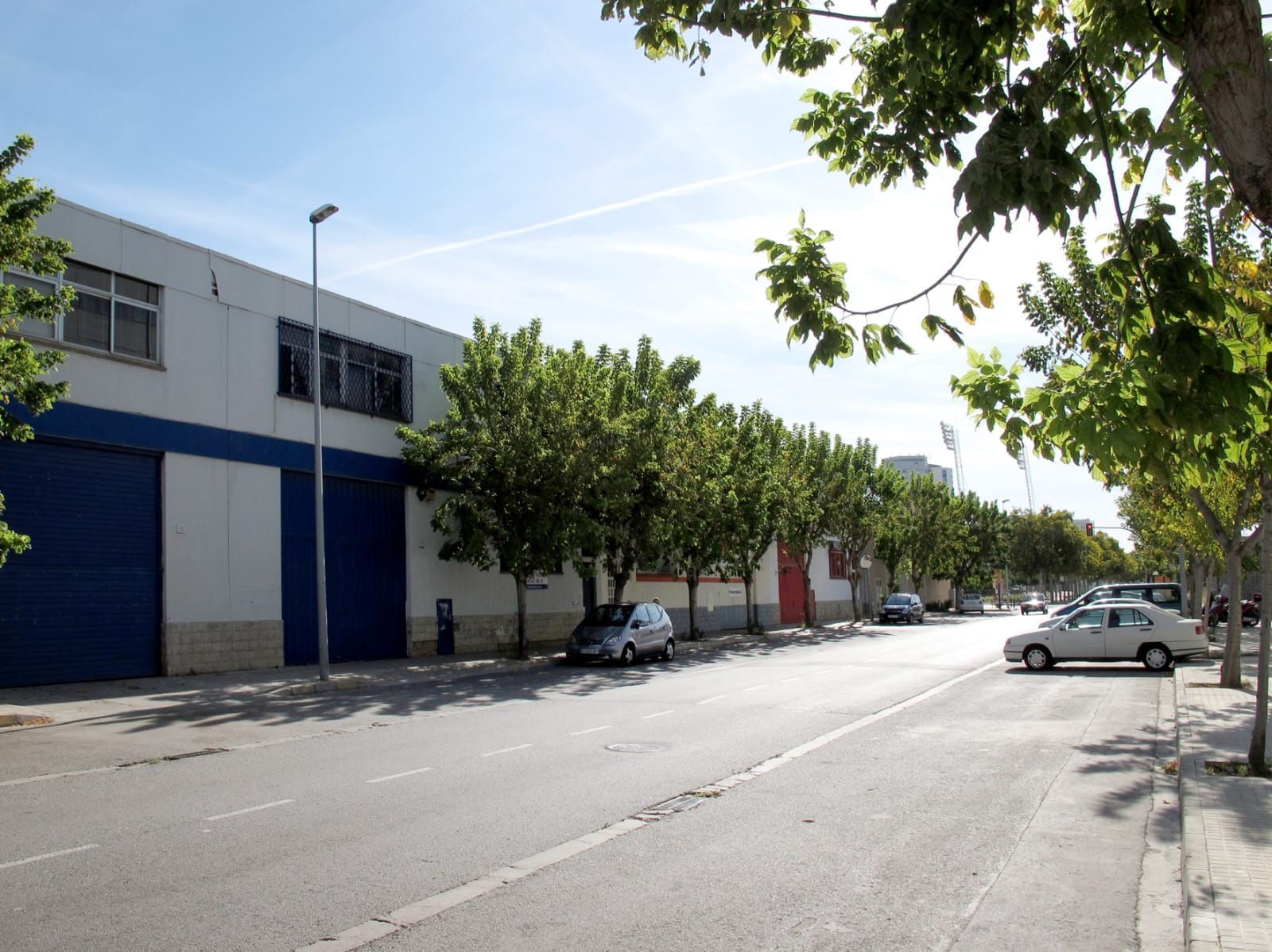Vista exterior de Nau industrial en venda en L'Hospitalet de Llobregat