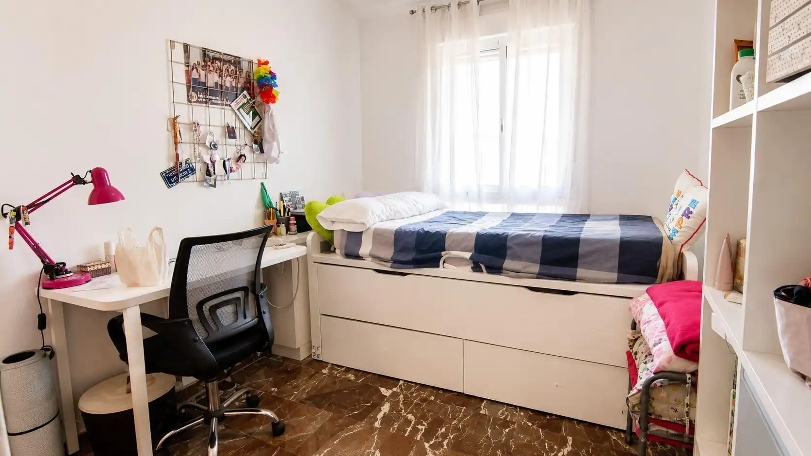 Habitación de Ático en venta en Badajoz con Aire acondicionado y Calefacción