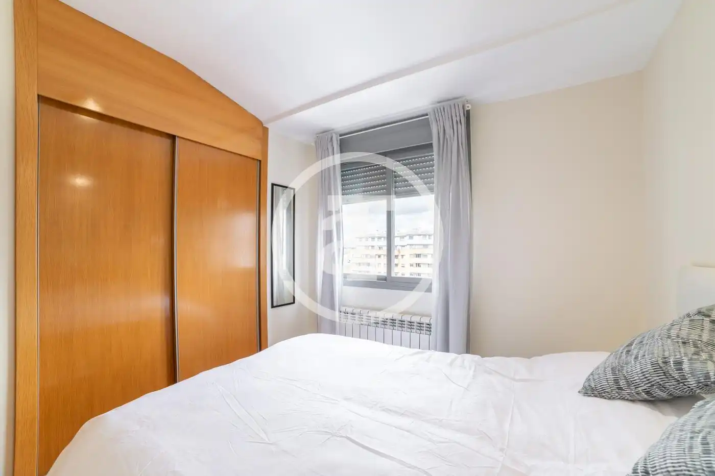 Attic for rent in Calle Fuente Cisneros, Parque Oeste - Fuente Cisneros