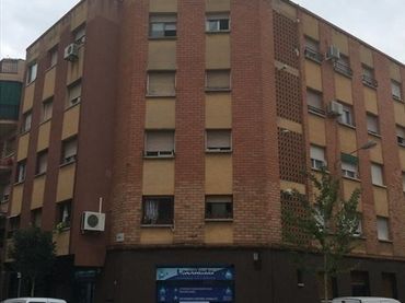 Pis amb ascensor en venda a c/ Leida