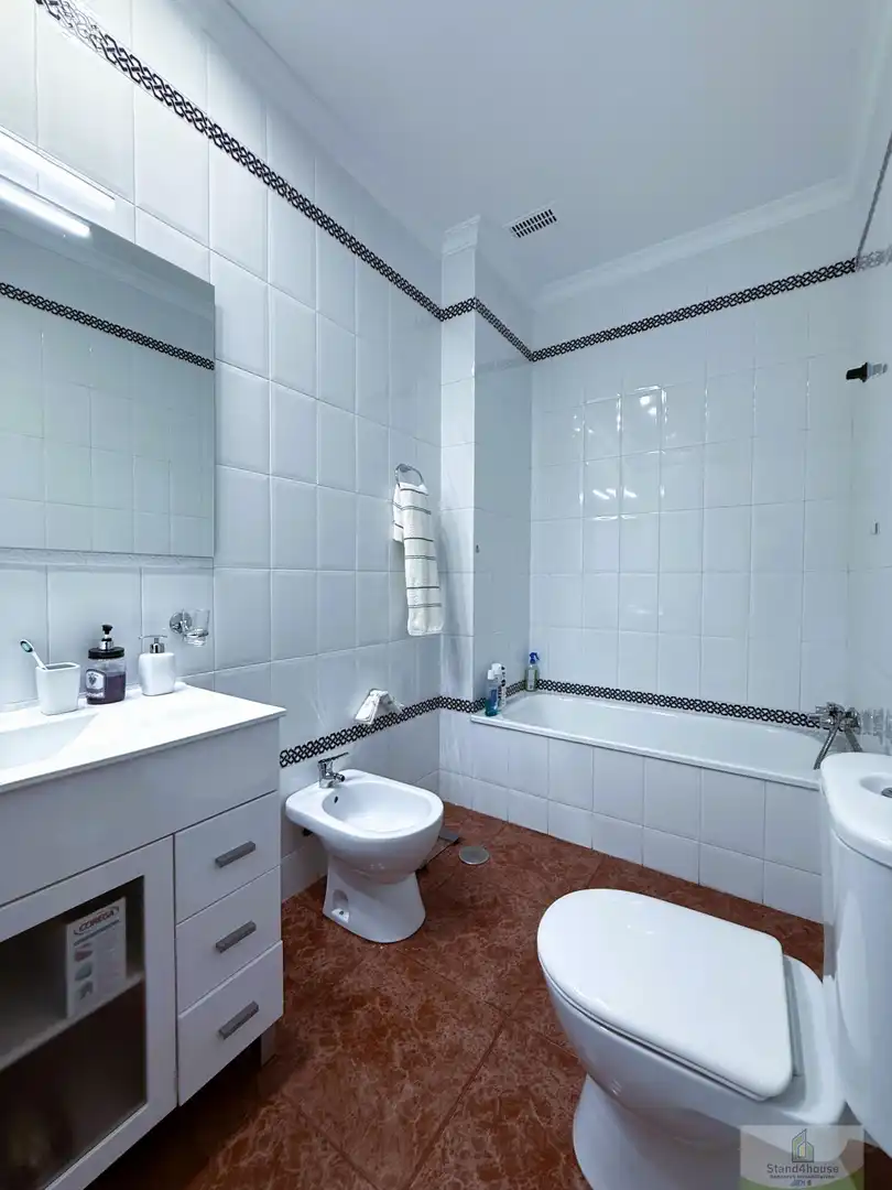 Baño de Casa adosada en venta en La Palma del Condado con Aire acondicionado y Trastero