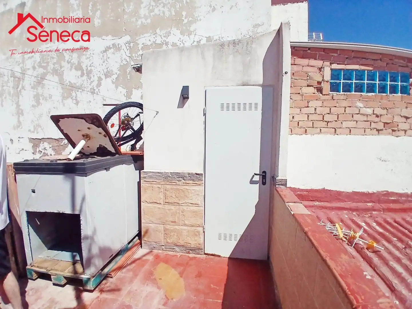 Vista exterior de Casa o xalet en venda en Córdoba amb Aire condicionat, Terrassa i Traster