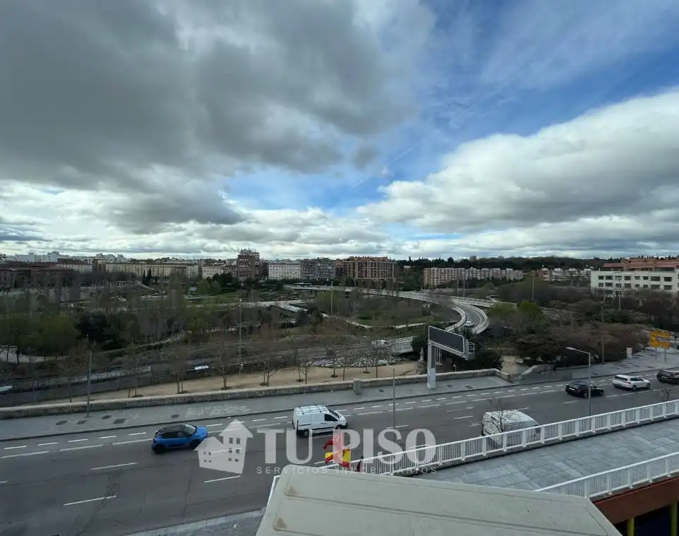 Vista exterior de Pis en venda en Madrid amb Aire condicionat, Calefacció i Moblat