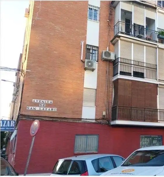 Pis en venda a Avenida San Lazaro 3