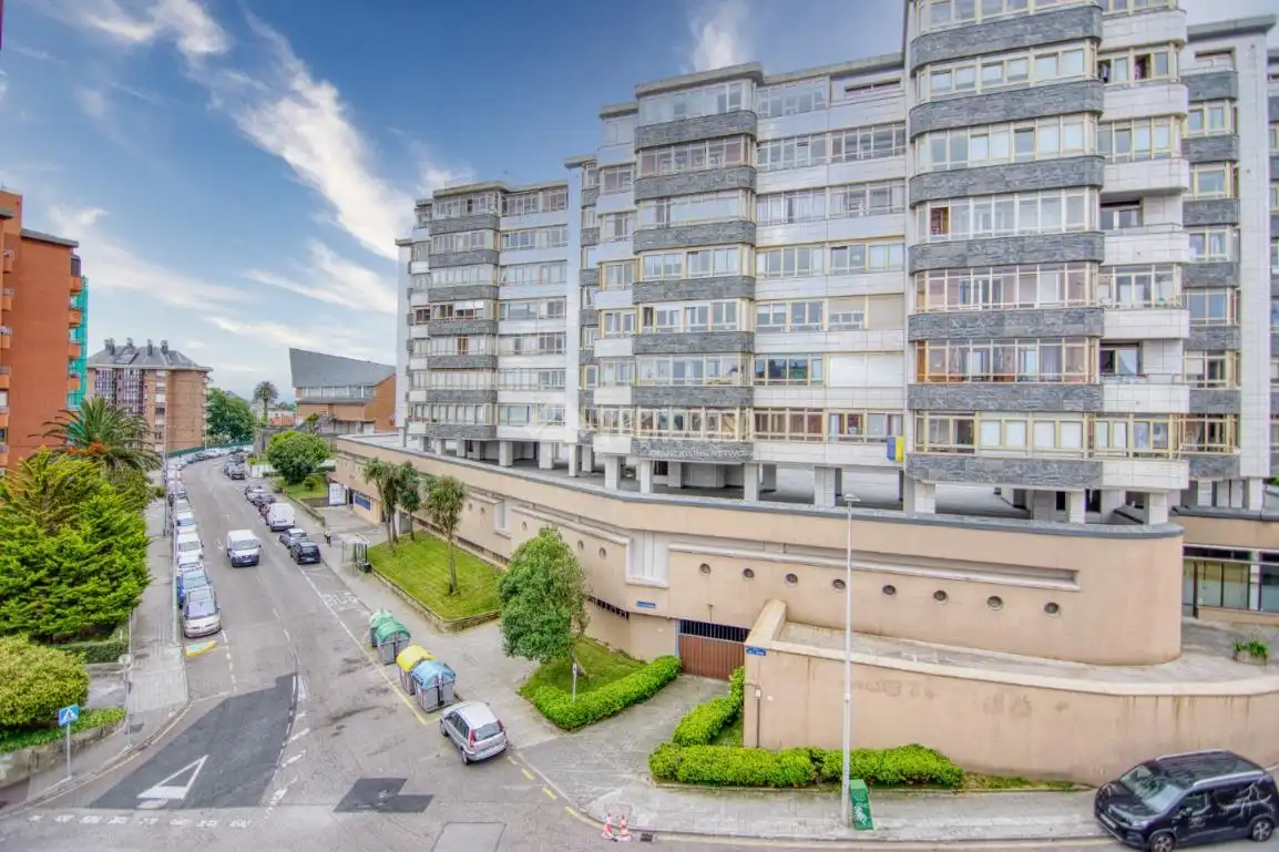 Vista exterior de Piso en venta en Santander con Calefacción