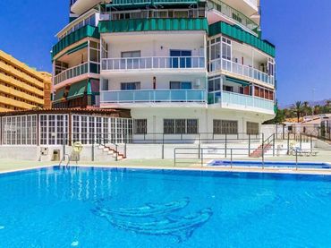 Apartment with pool for sale in V CENTENARIO 1