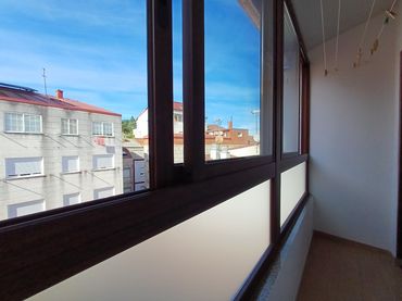 Adossat amb balcó en venda a Rúa Cruceiro
