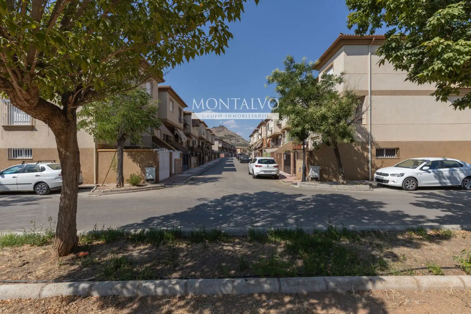 Vista exterior de Casa adosada en venta en Atarfe