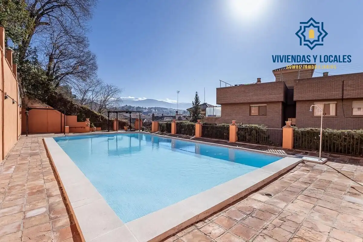 Piso con piscina en venta en Centro