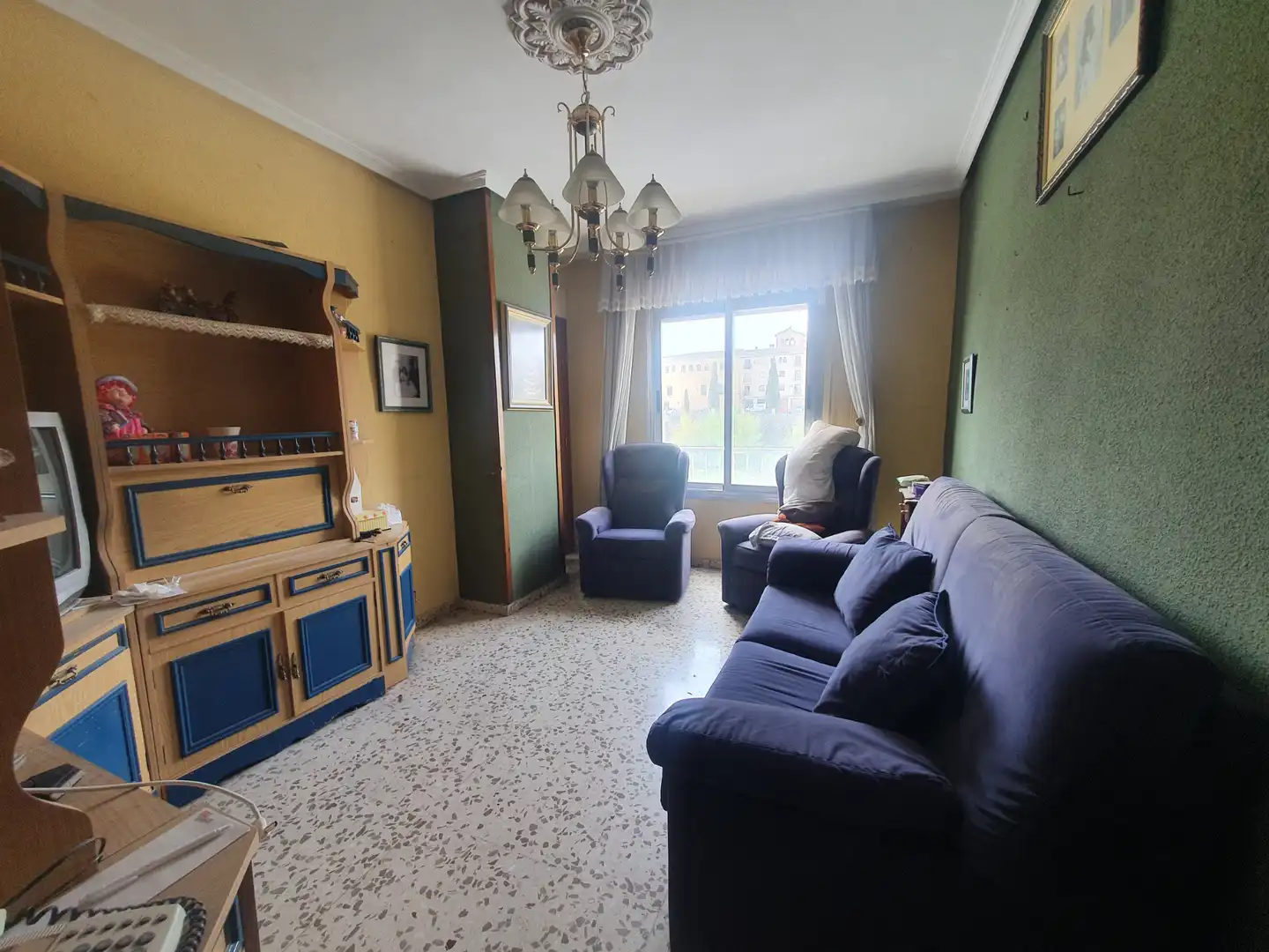 Sala d'estar de Pis en venda en Guadix amb Balcó