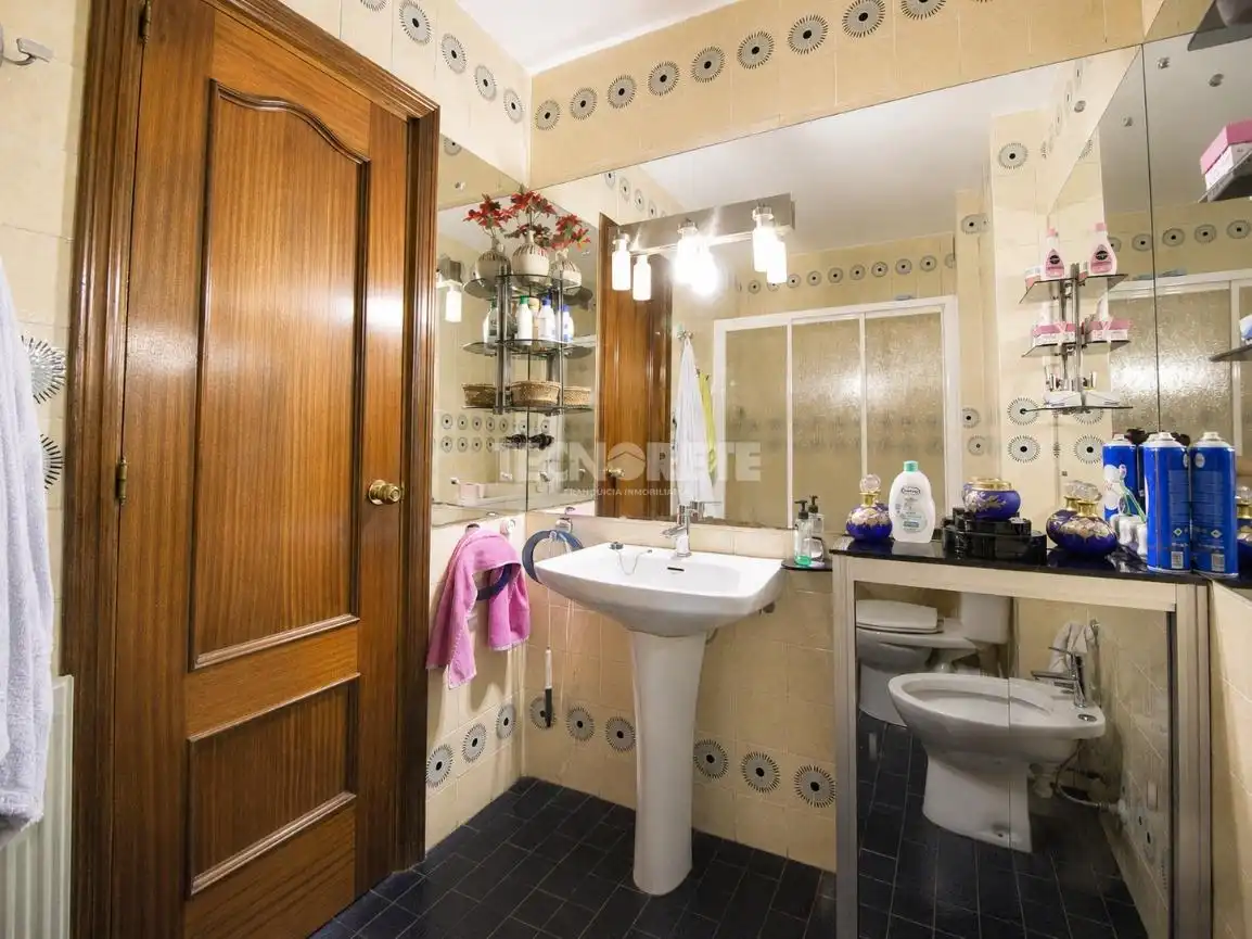 Baño de Piso en venta en Toledo con Aire acondicionado, Calefacción y Terraza