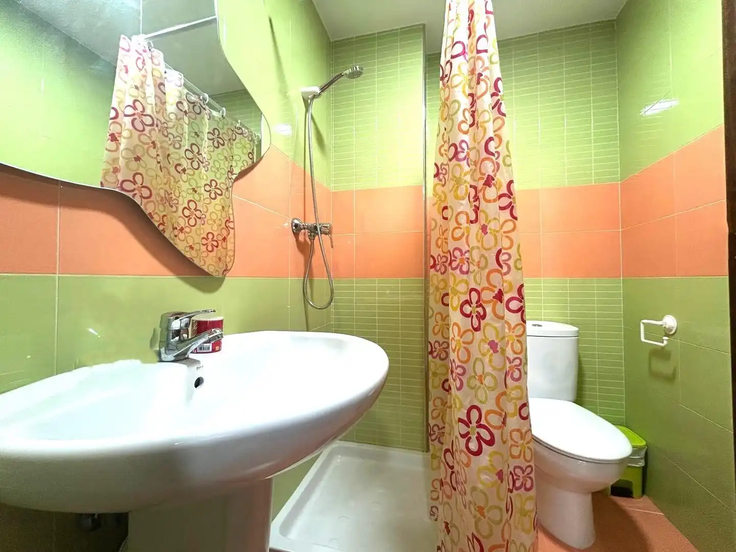 Baño de Piso en venta en Adra con Aire acondicionado y Balcón