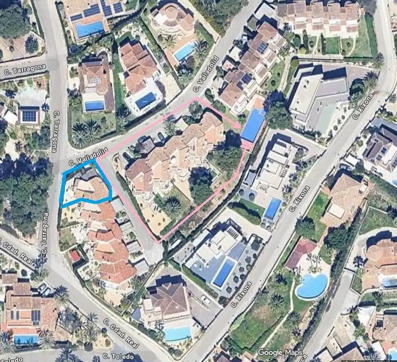 Außenansicht von Einfamilien-Reihenhaus zum Verkauf in Moraira
