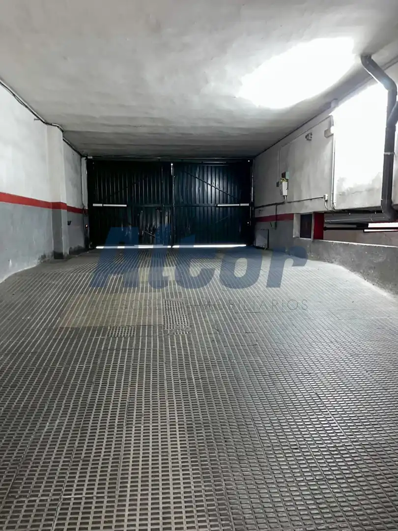 Garage for sale in SATURNINO CALLEJA, Ciudad Jardín