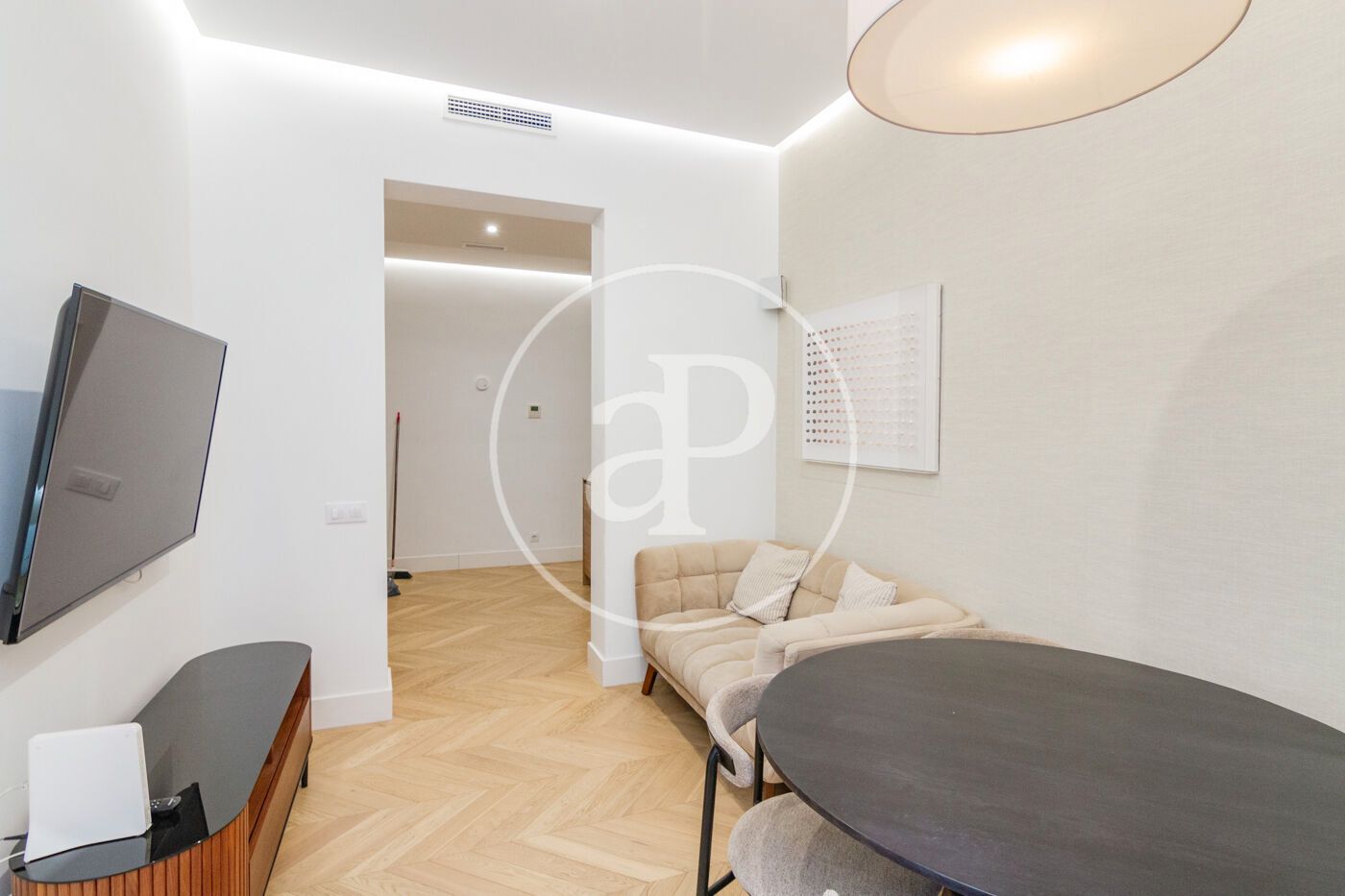 Sala d'estar de Pis en venda en  Madrid Capital amb Aire condicionat, Calefacció i Moblat