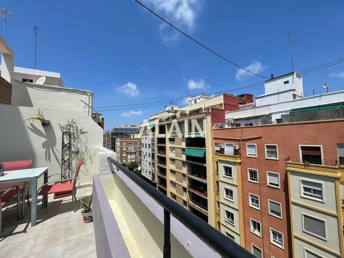 Vista exterior de Ático en venta en Valencia con Aire acondicionado, Calefacción y Terraza
