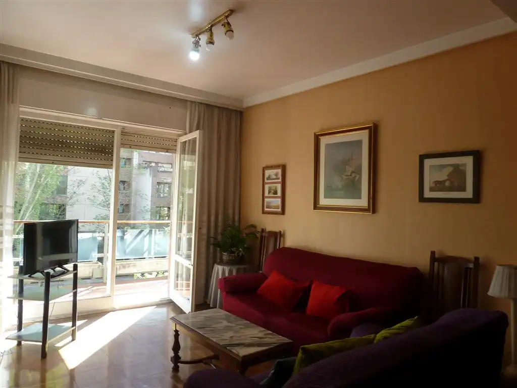 Sala de estar de Piso en venta en  Pamplona / Iruña con Calefacción, Parquet y Terraza