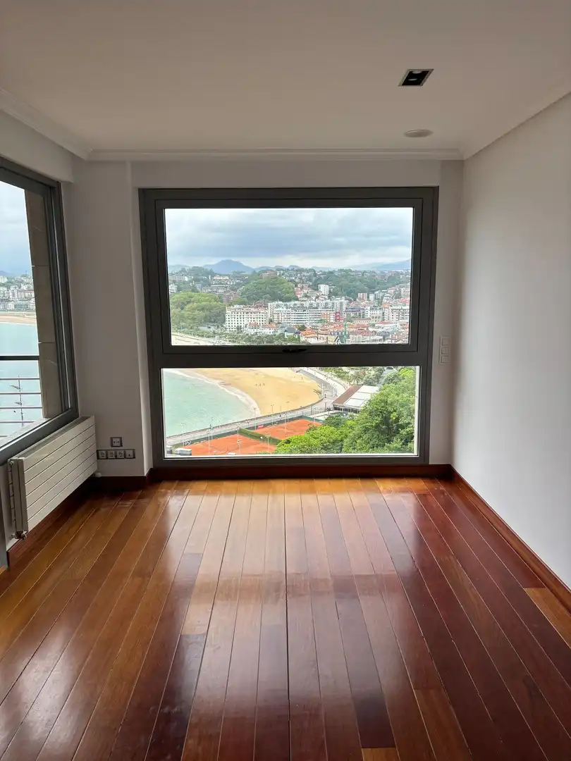 Piso con ascensor en alquiler en Paseo del faro, imagen 4