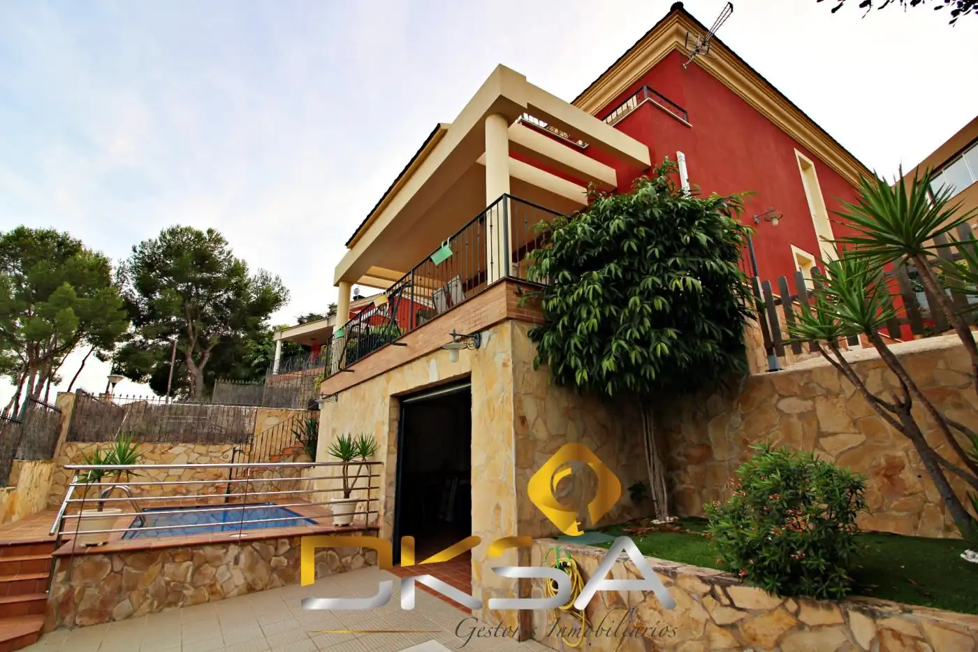 Vista exterior de Casa o xalet en venda en Benicasim / Benicàssim amb Aire condicionat, Calefacció i Jardí privat