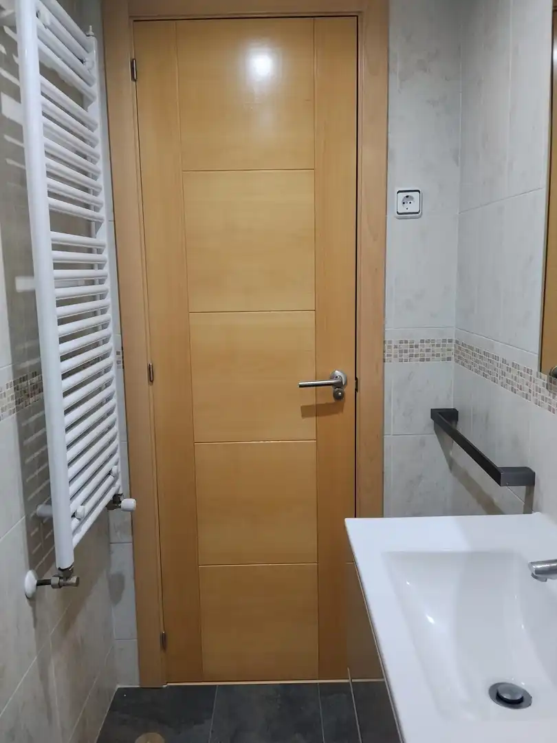 Bany de Dúplex de lloguer en Pozuelo de Alarcón amb Aire condicionat, Calefacció i Terrassa