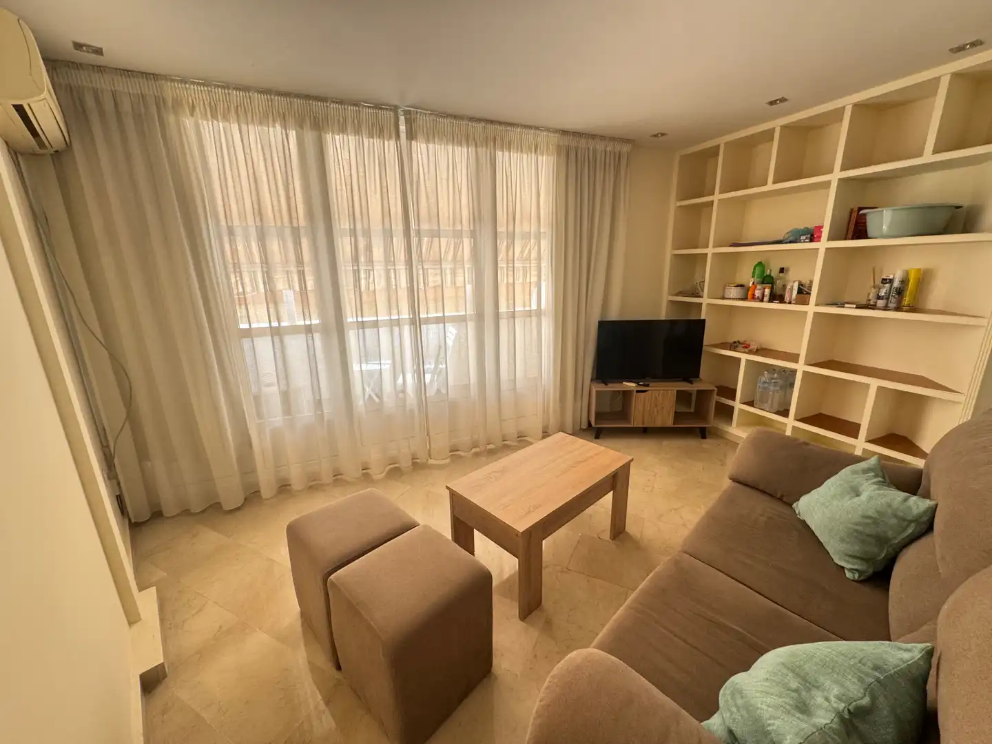 Living room of Flat for rent in Jaén  with Air Conditioner, Heating and Terrace