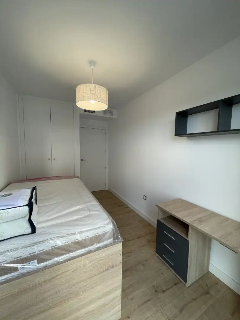 Habitación de Piso de alquiler en Badajoz con Aire acondicionado, Calefacción y Amueblado
