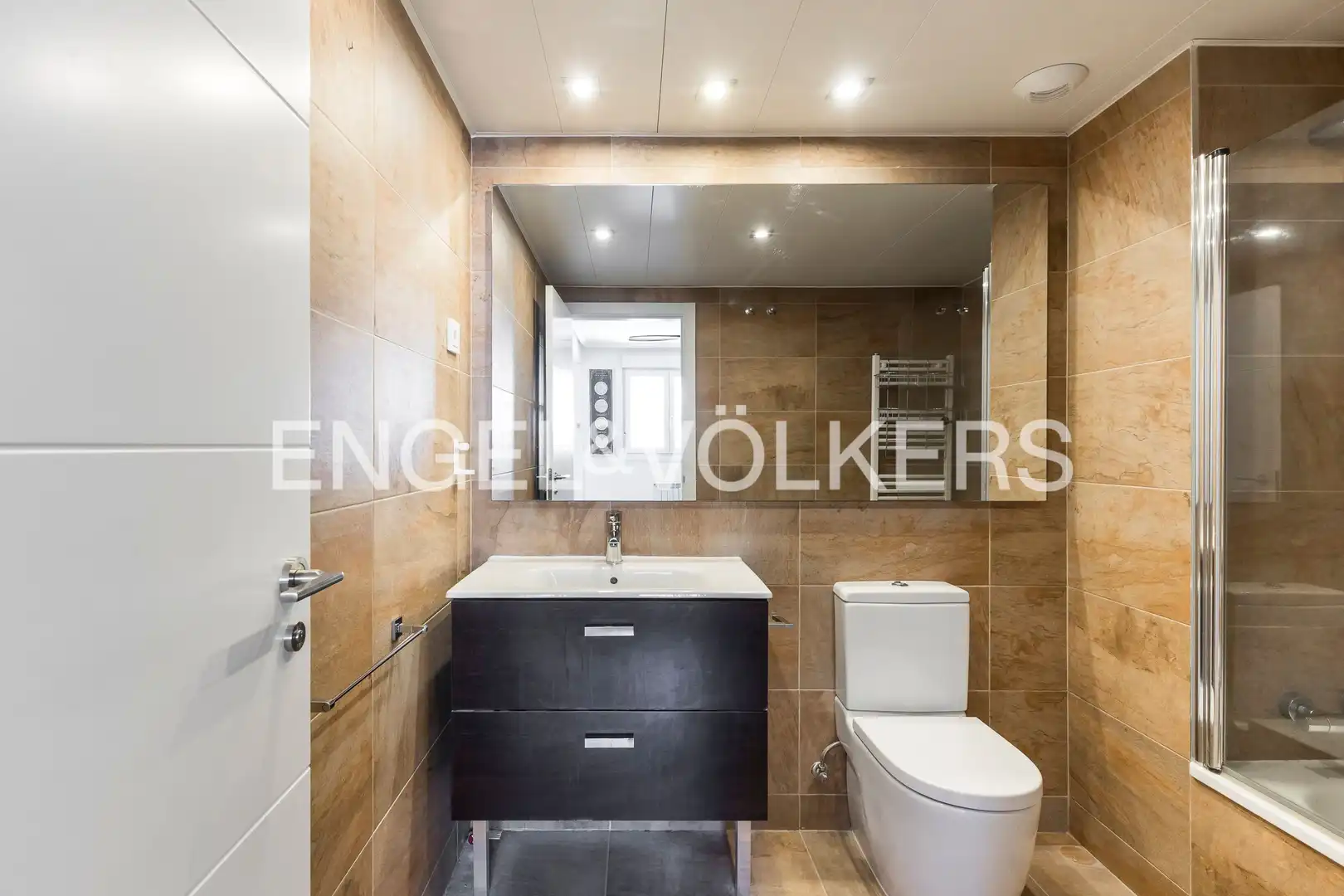 Baño de Piso en venta en Madrid con Aire acondicionado, Calefacción y Parquet
