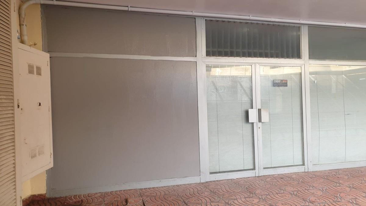 Local en venda a DIDAC GARRELL I TAULER, 48, El Pedró