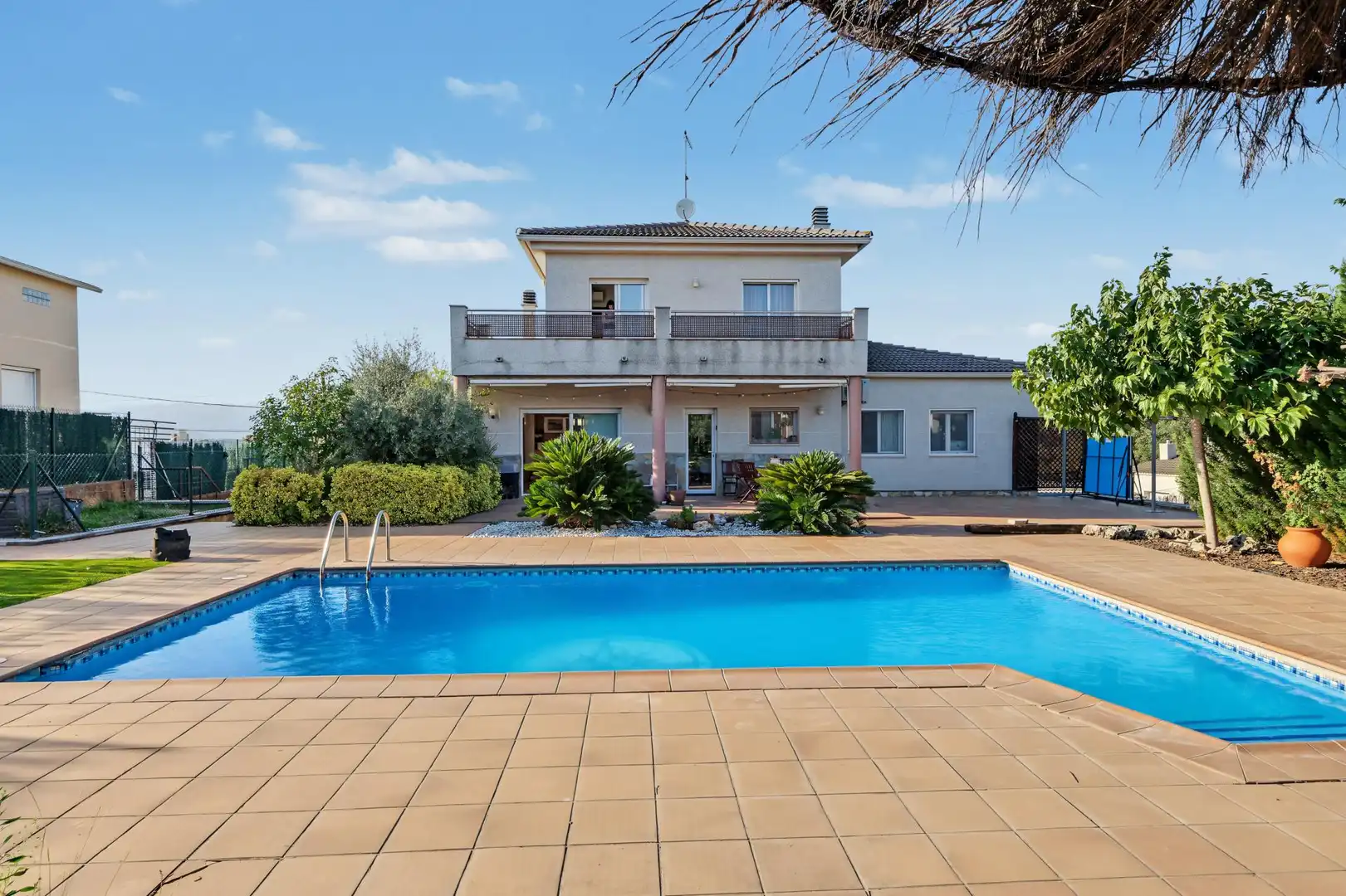 Maison rustique avec piscine à vendre à 44 Carrer Gironés #Urb. King Park, imagen 3