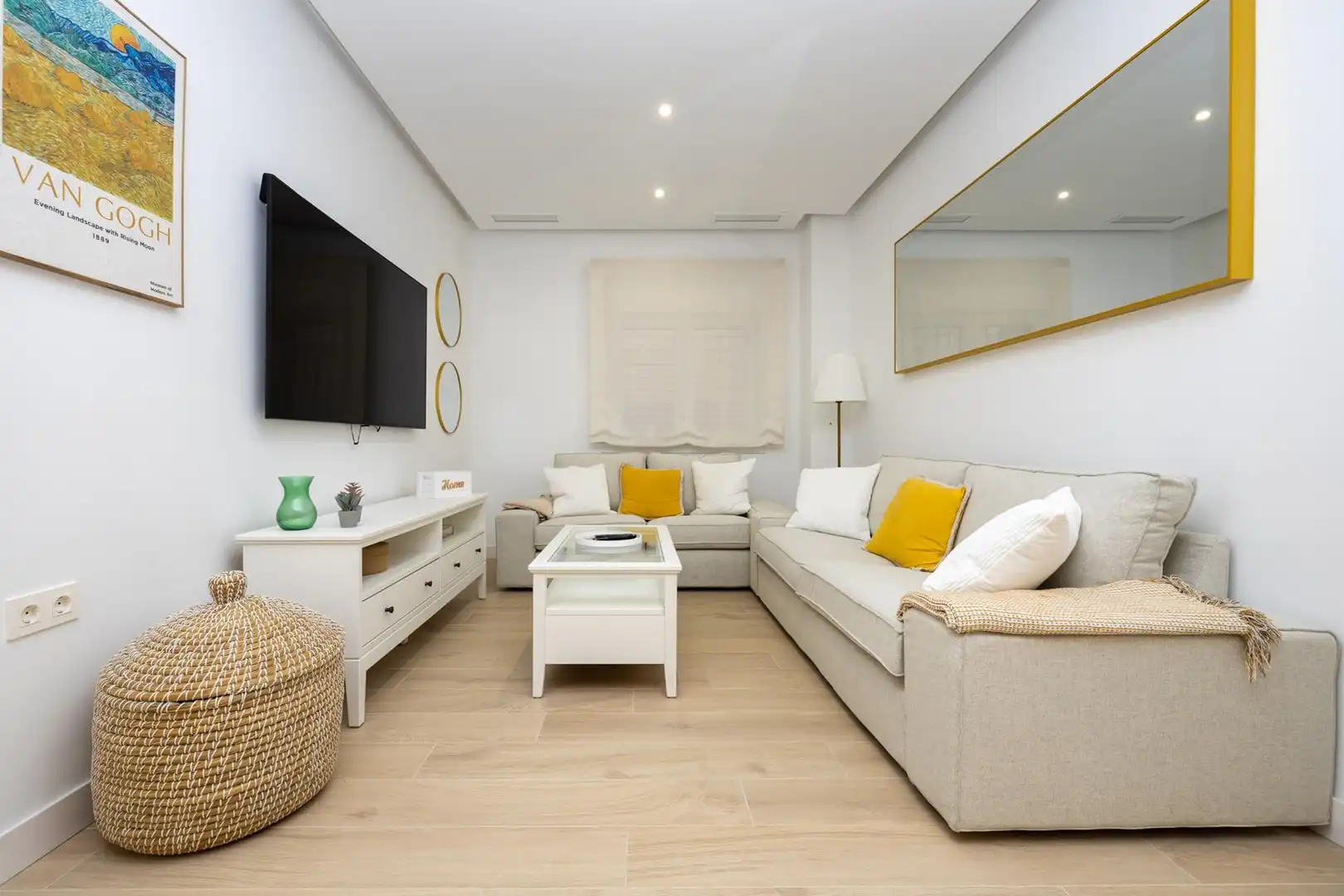 Living room of Flat for rent in Granada  with Air Conditioner and Heating