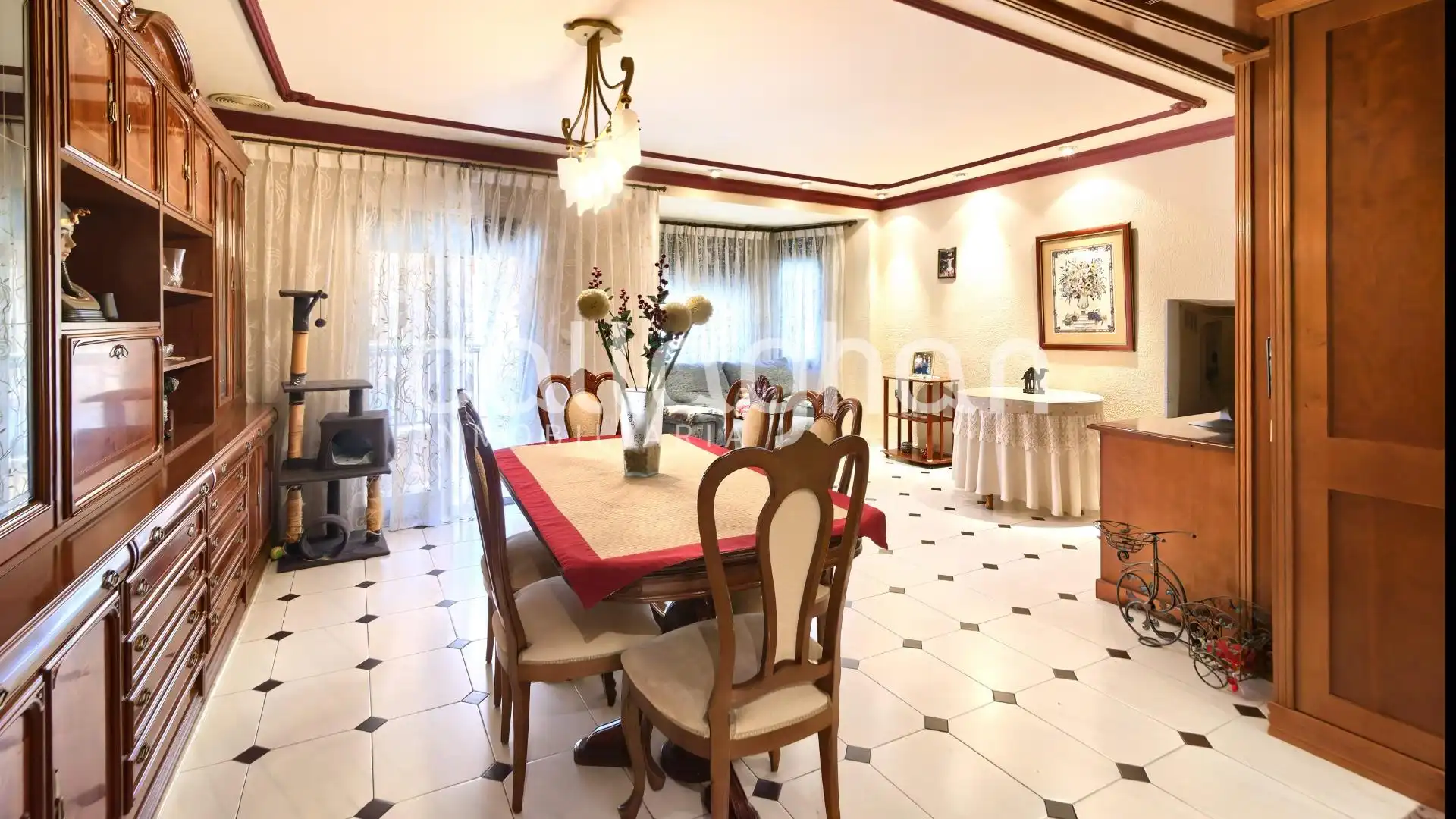 Comedor de Piso en venta en Silla con Trastero, Amueblado y Balcón