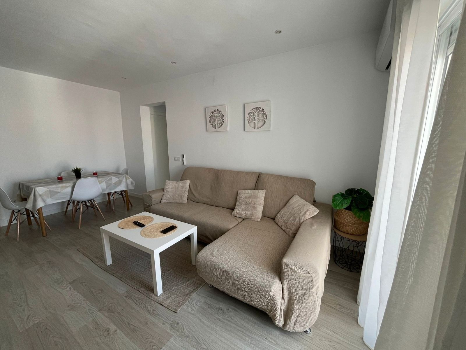 Living room of Flat to rent in Chiclana de la Frontera  with Air Conditioner, Furnished and Oven