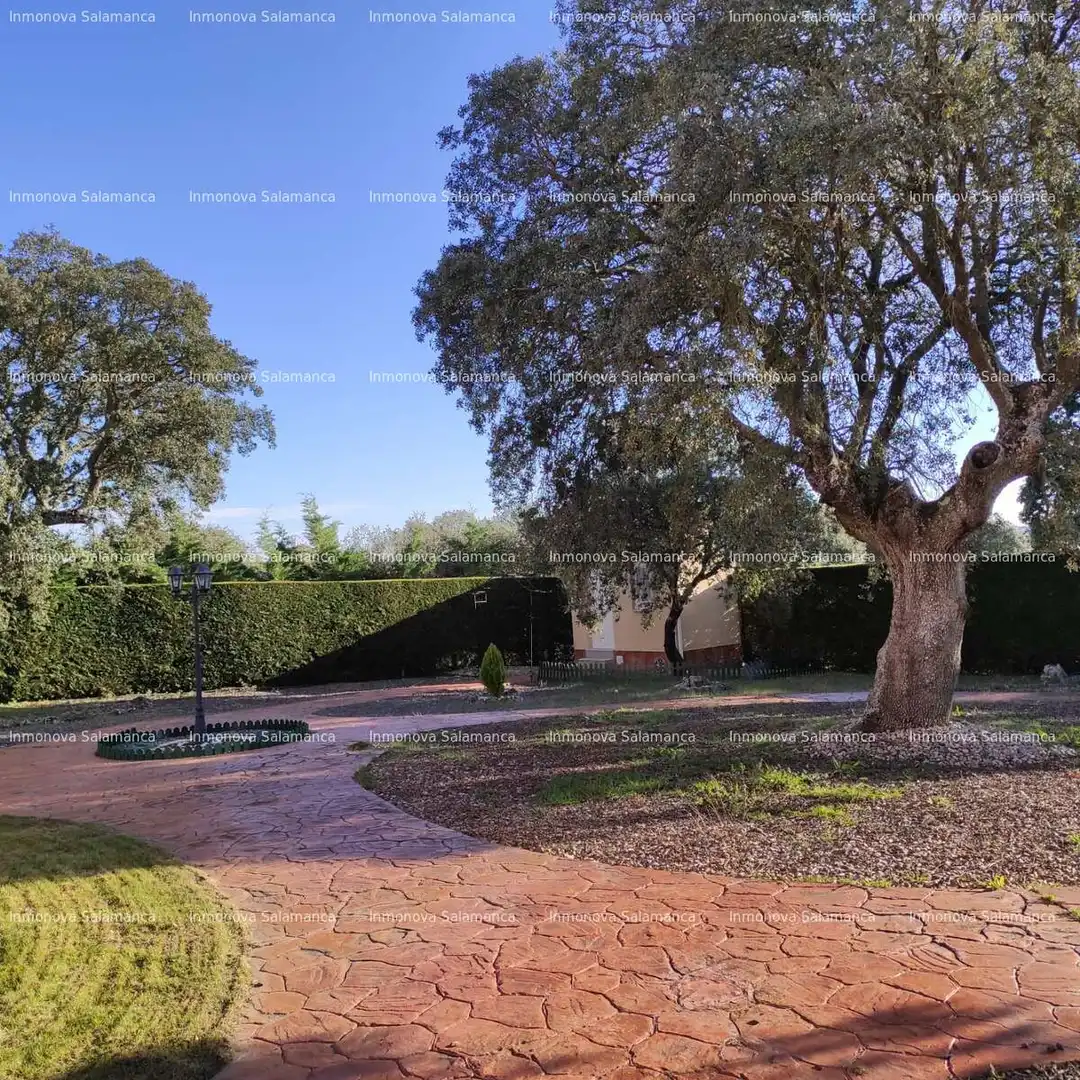 Jardín de Casa adosada en venta en Salamanca con Calefacción