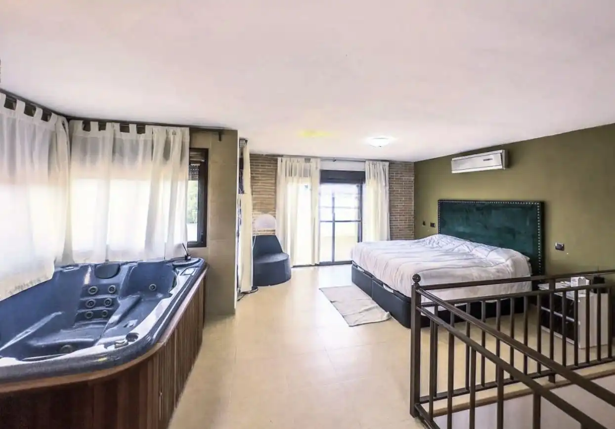 Habitación de Casa o chalet en venta en Colmenar del Arroyo con Aire acondicionado, Calefacción y Piscina