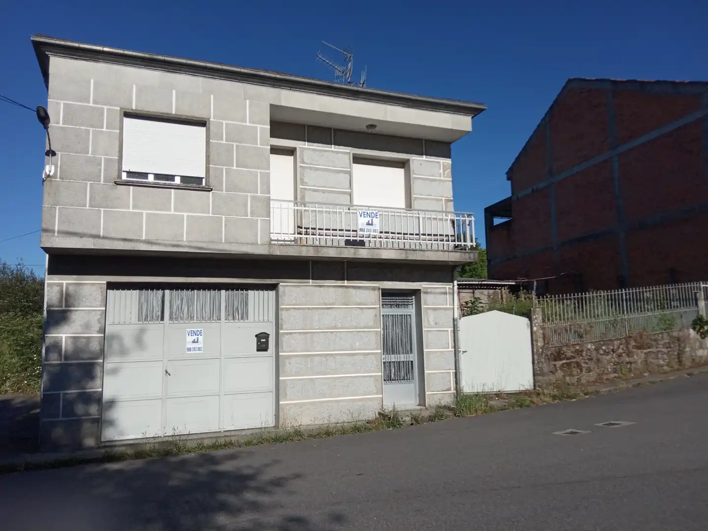 Vista exterior de Casa o chalet en venta en O Carballiño   con Terraza, Amueblado y Balcón