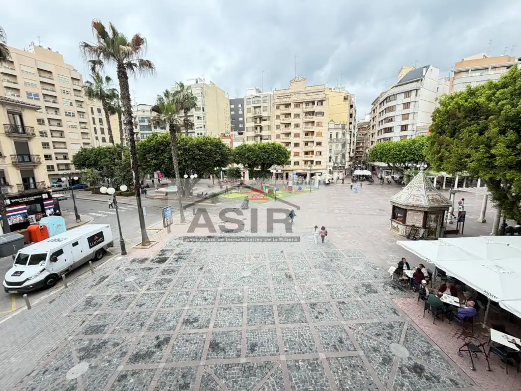 Vista exterior de Oficina de alquiler en Alzira