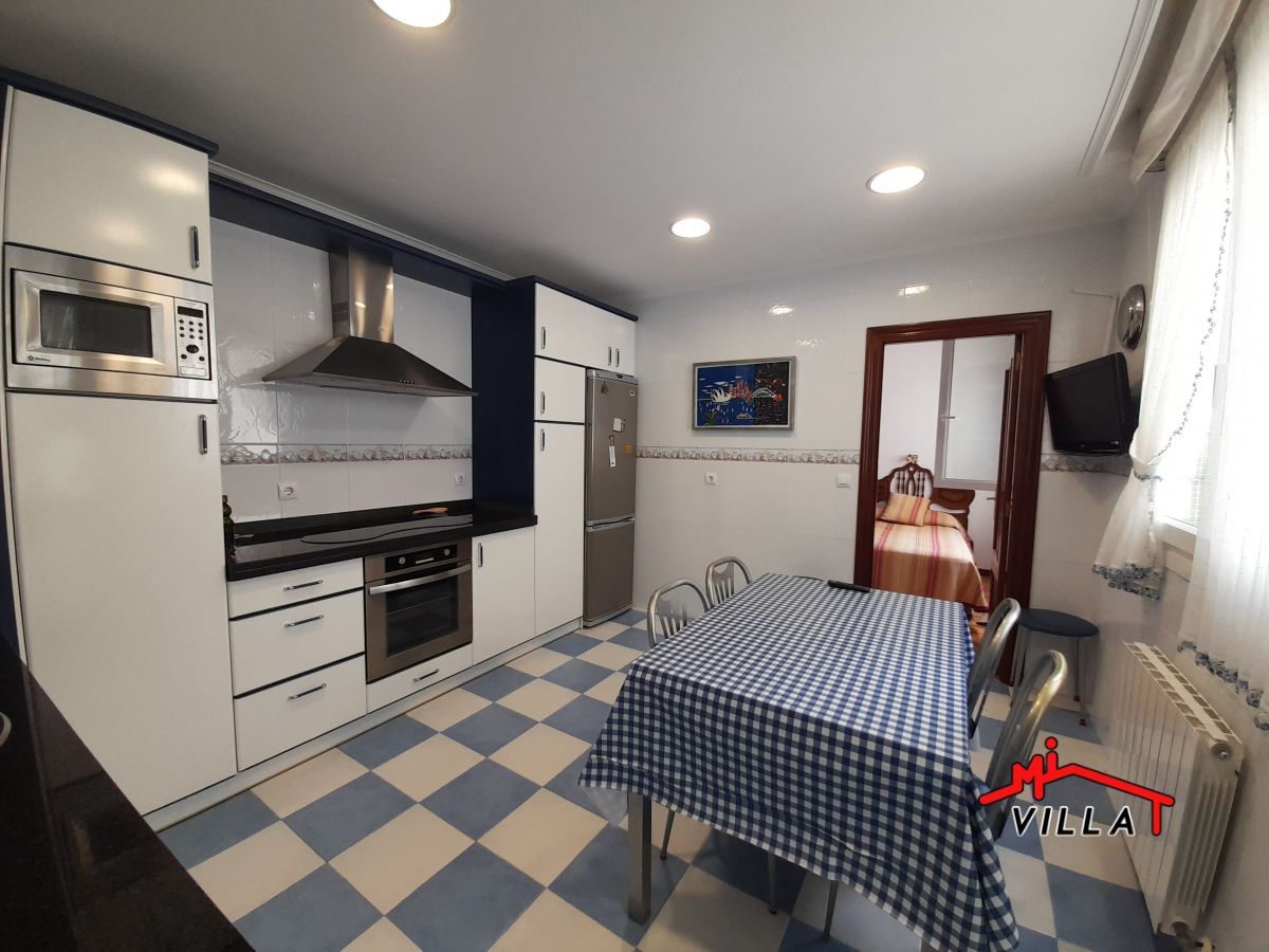 Cuina de Pis de lloguer en Laredo amb Calefacció