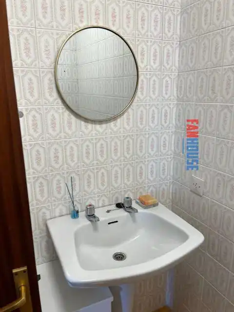 Bathroom of Flat for rent in Gijón   with Heating and Storage room