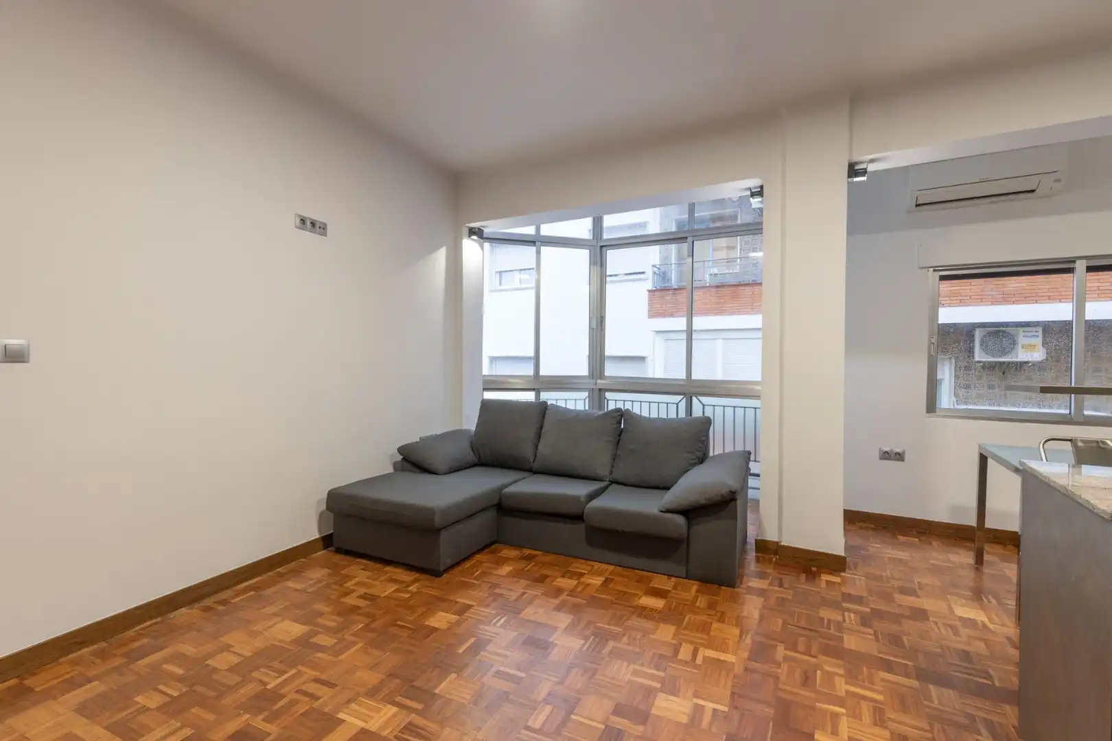 Wohnzimmer von Wohnung zum Verkauf in Granada mit Parkett