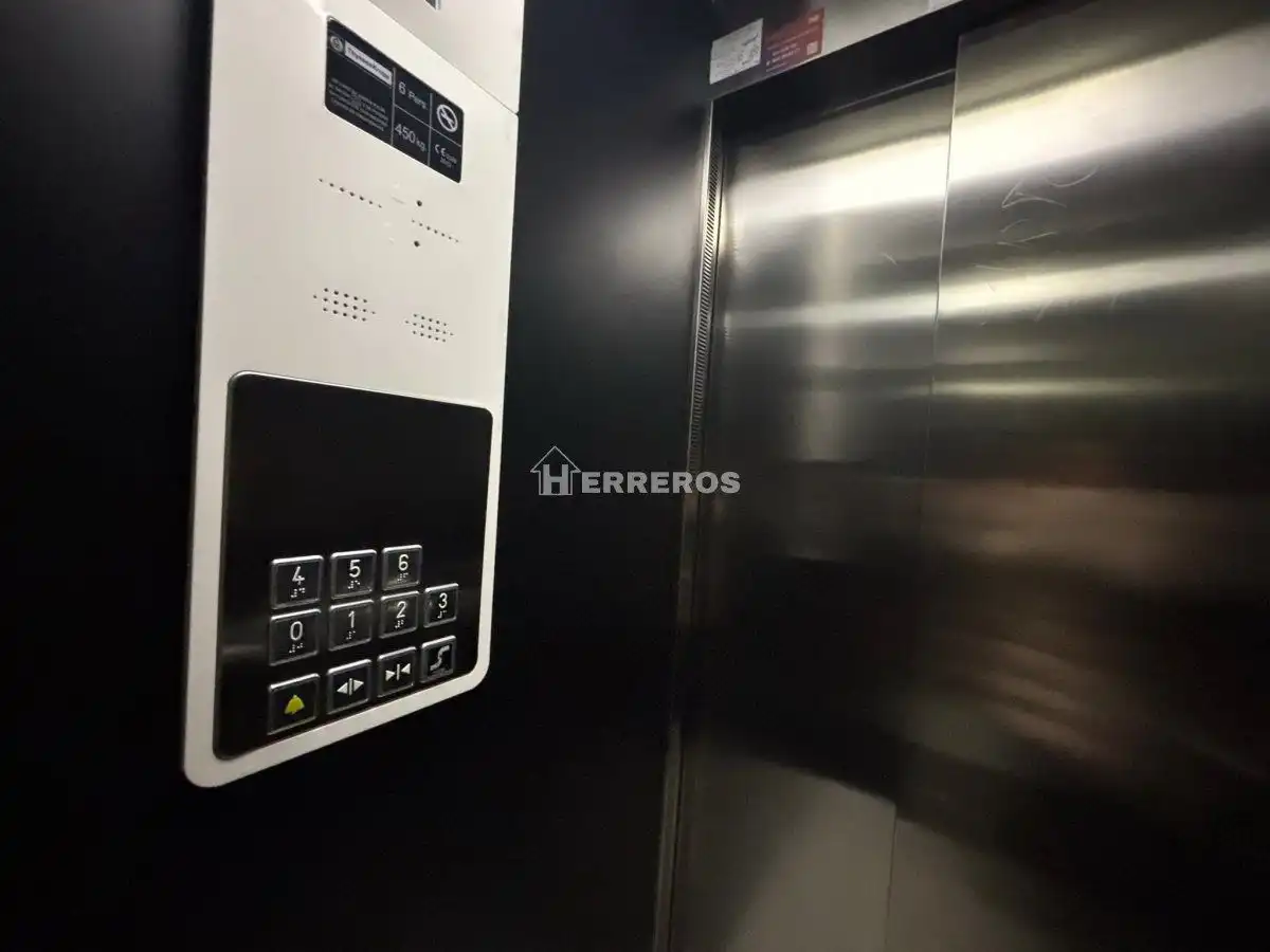 Piso en venta en  Logroño con Calefacción, Parquet y Terraza