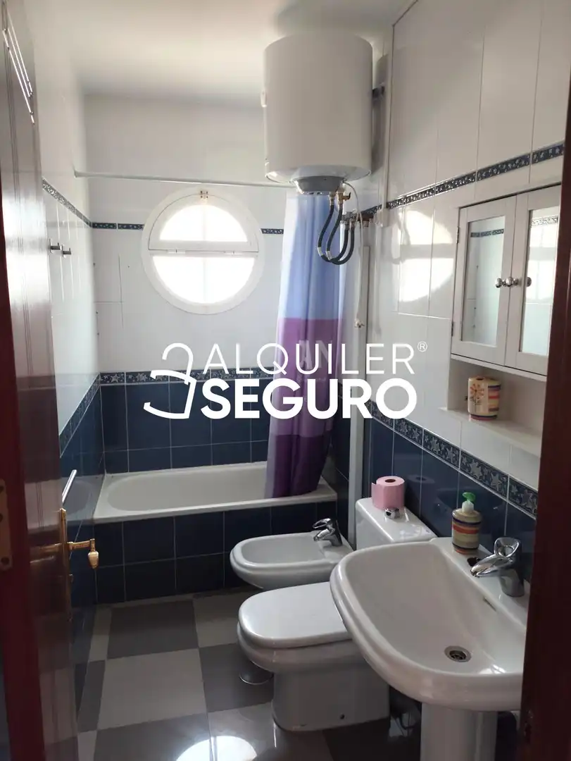 Bathroom of Flat for rent in Roquetas de Mar  with Furnished