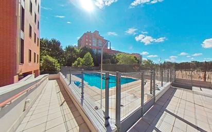 Swimming pool of Flat to rent in  Madrid Capital  with Heating, Private garden and Storage room