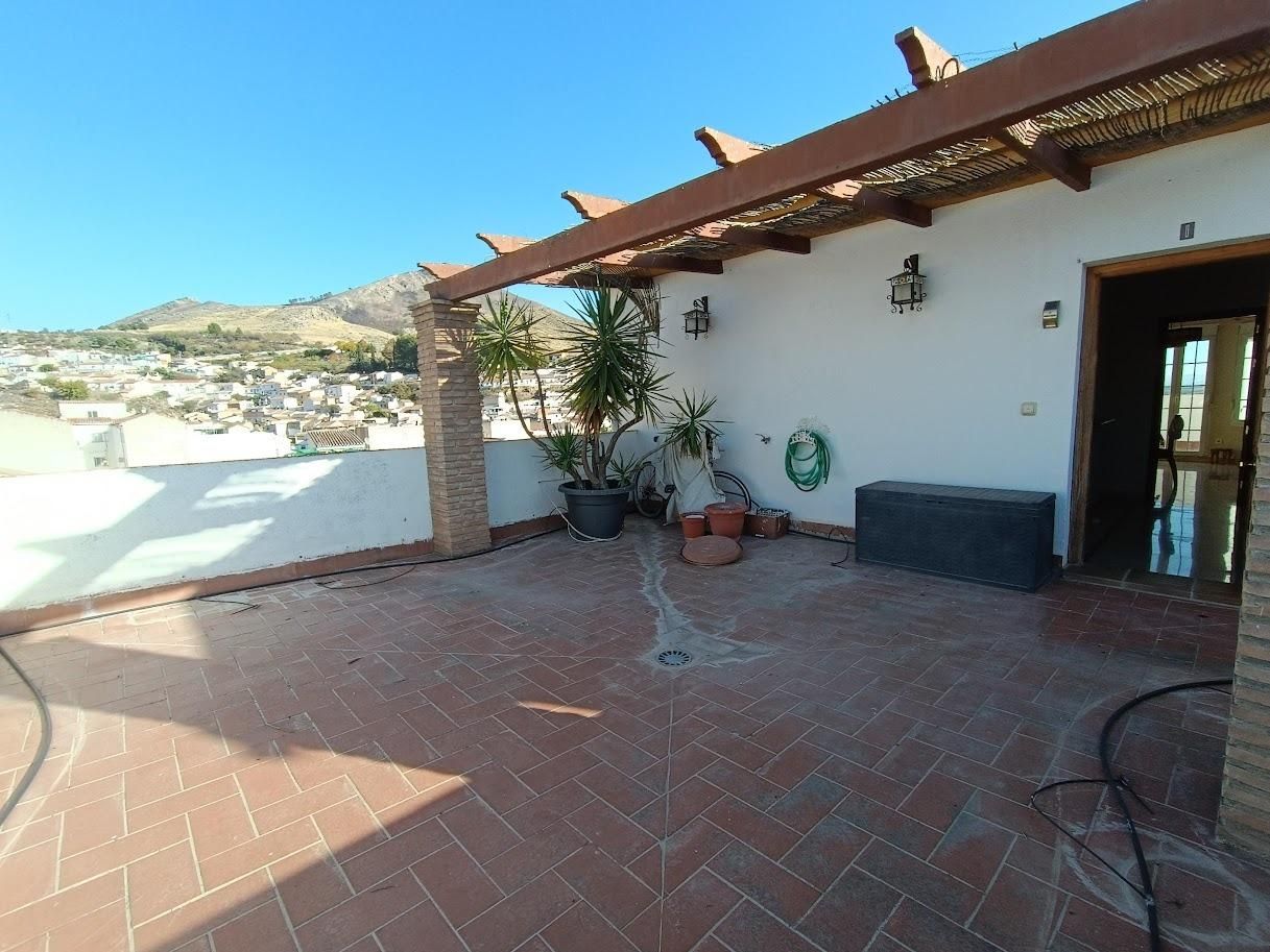 Terrasse von Dachboden zum verkauf in Pinos Puente mit Heizung, Terrasse und Balkon